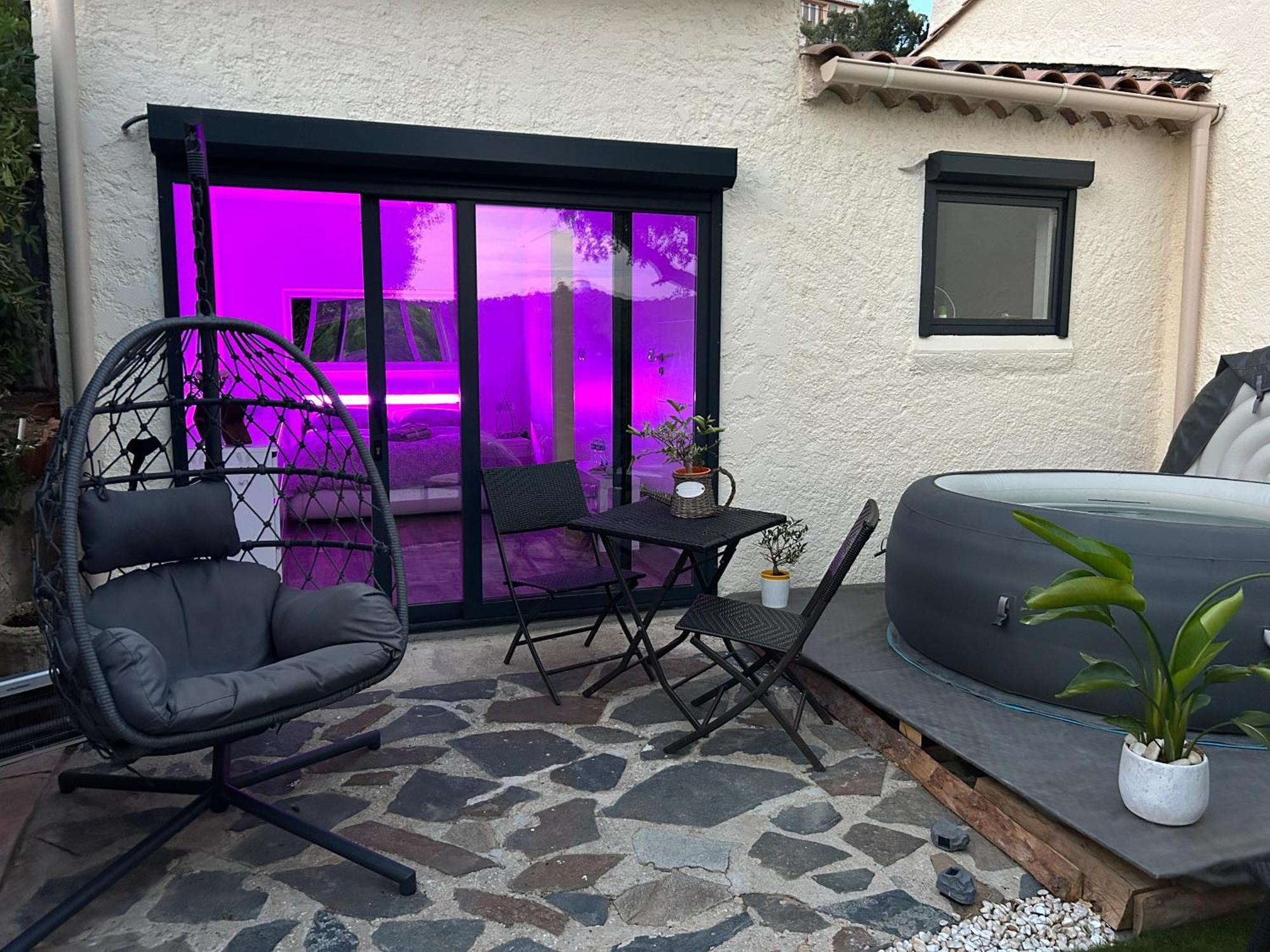 קבלייר-סור-מר Belle Chambre Privee Avec Le Jardin Privatif Et Le Jacuzzi מראה חיצוני תמונה